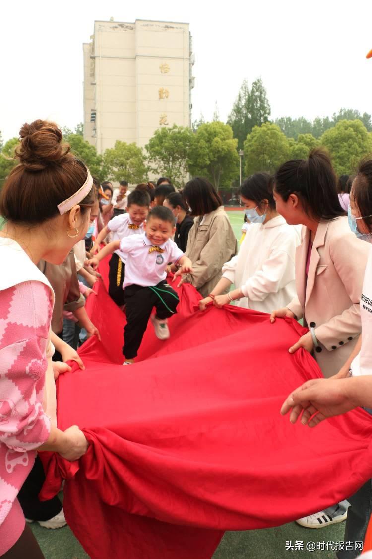 小学生亲子团体操_幼儿园亲子团体操_亲子团体操串词